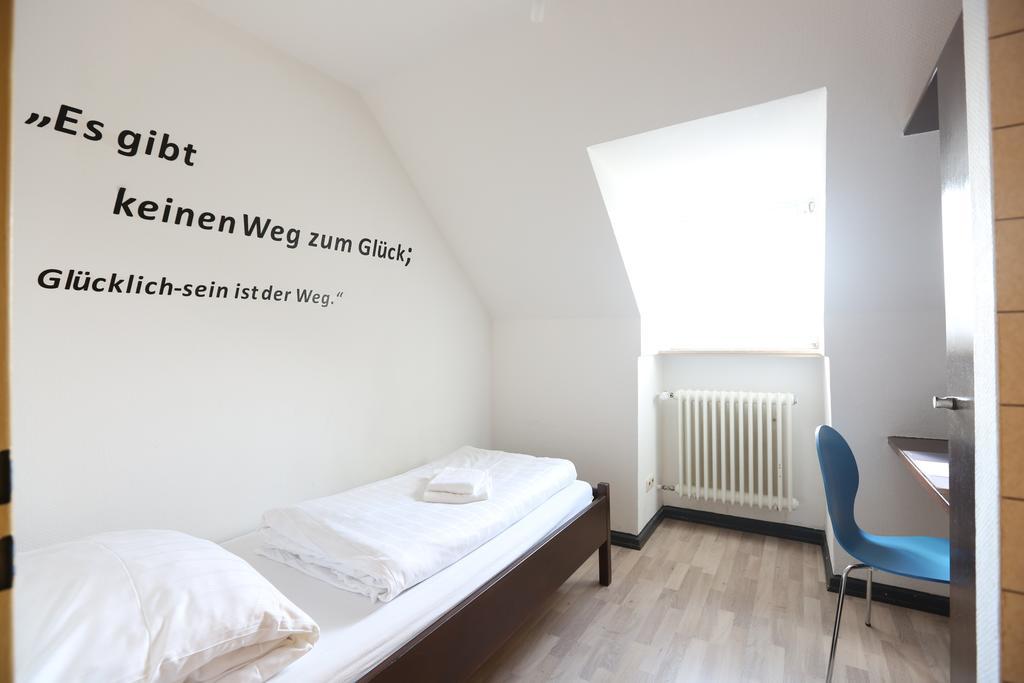 Kolping Hostel Trier Im Warsberger Hof الغرفة الصورة