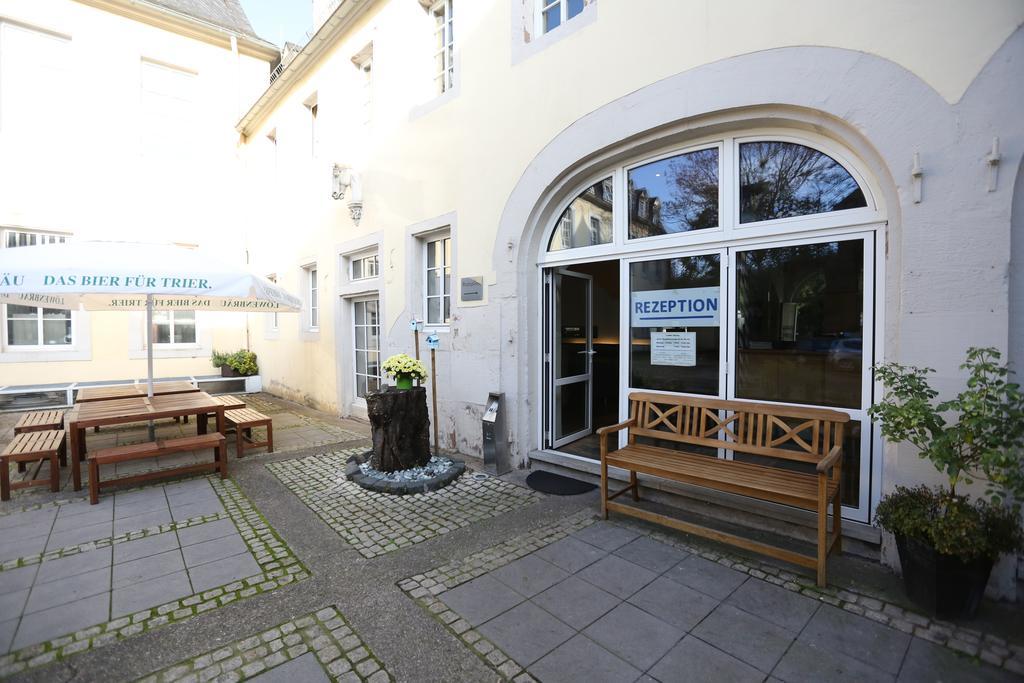 Kolping Hostel Trier Im Warsberger Hof المظهر الخارجي الصورة